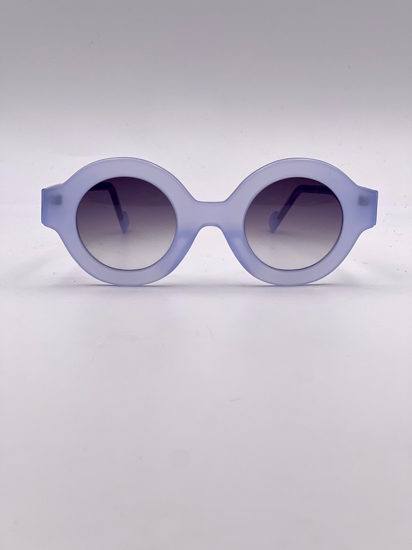 Glare, Olivia, celeste