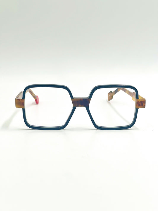 Be clush, nero e avana chiara.