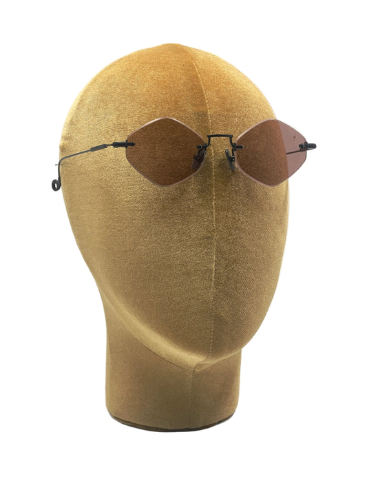 Eyepetizer Empire, nero