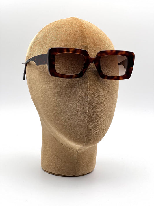 Glare, Daniela, avana maculata