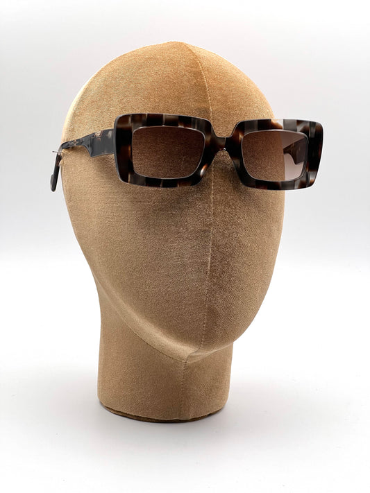 Glare, Daniela, avana tortora