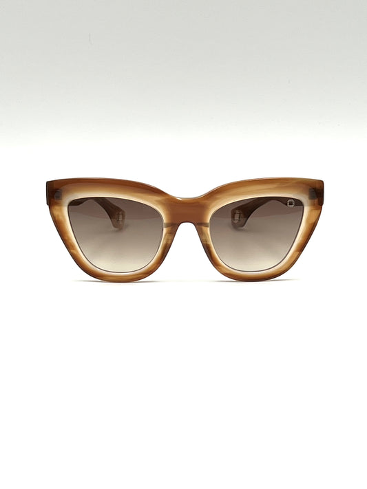 Blake Kuwahara, Hall, corno ambra