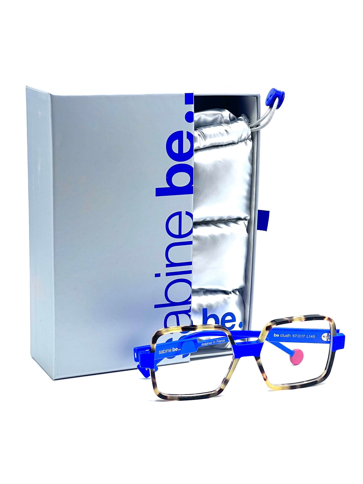 Be clush, tartaruga e blu majorelle.